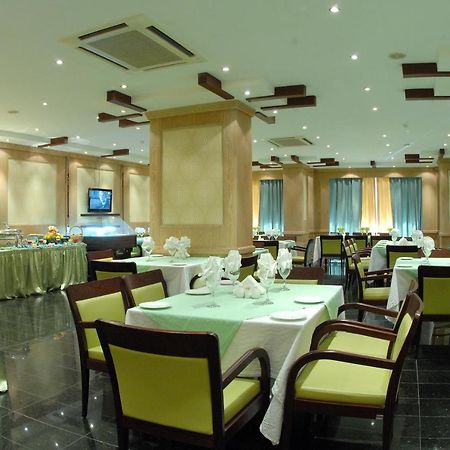 Al Muntazah Plaza Hotel Doha Exterior foto